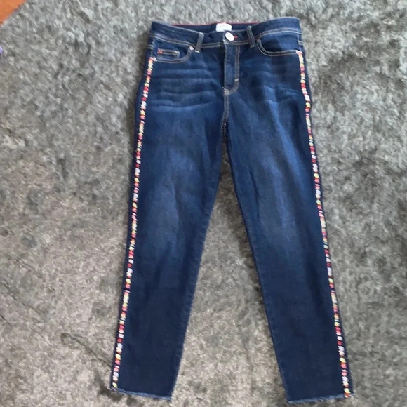 Love Ellen Degeneres dark blue embroidered floral trim loose hem high rise jeans - Picture 4 of 16